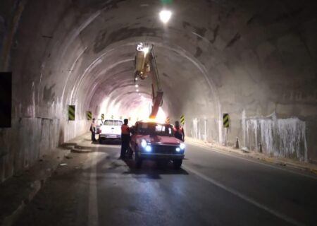 بازگشت روشنایی به تونل های جاده لالی به مسجدسلیمان با نصب بیش از ۱۰۰ چراغ جدید