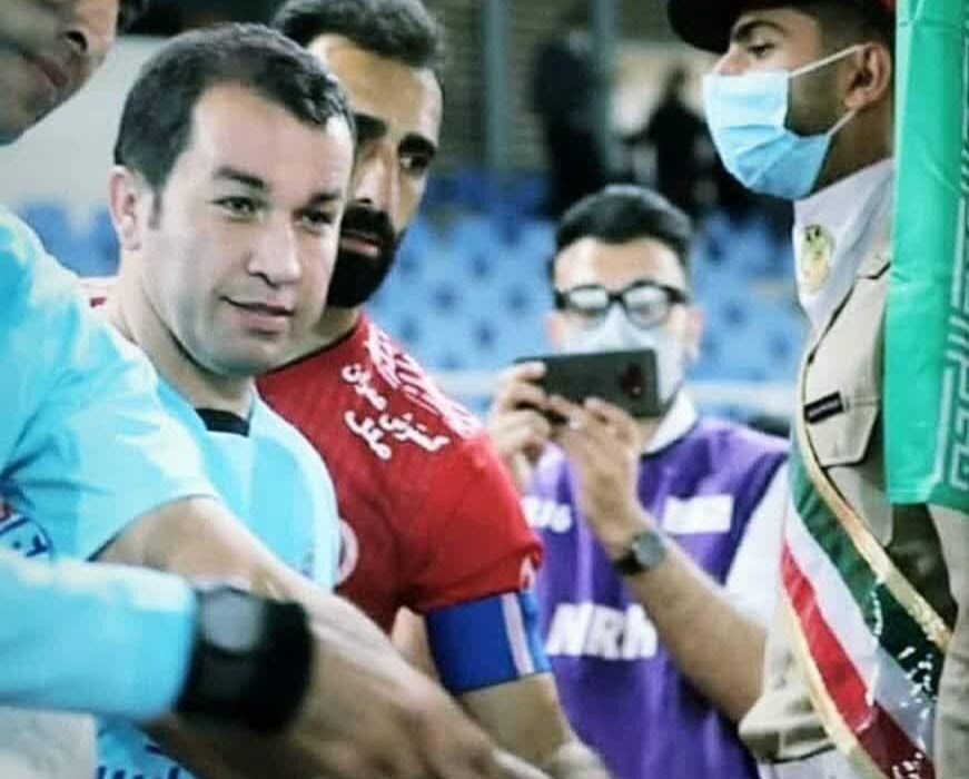 چهره جدیدداوری شهرستان لالی درلیگ برتر فوتبال/هنرمندی خوشنویس درمستطیل سبز