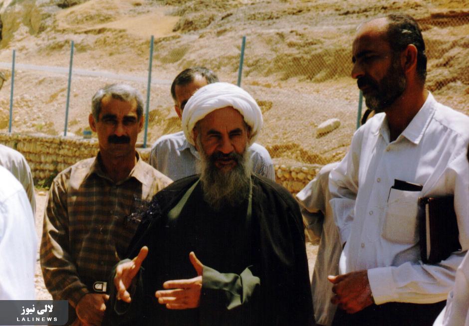 قاب هایی از تصاویر زیبا و خاطره انگیز گذشته / یک شهر و یک روحانی + عکس
