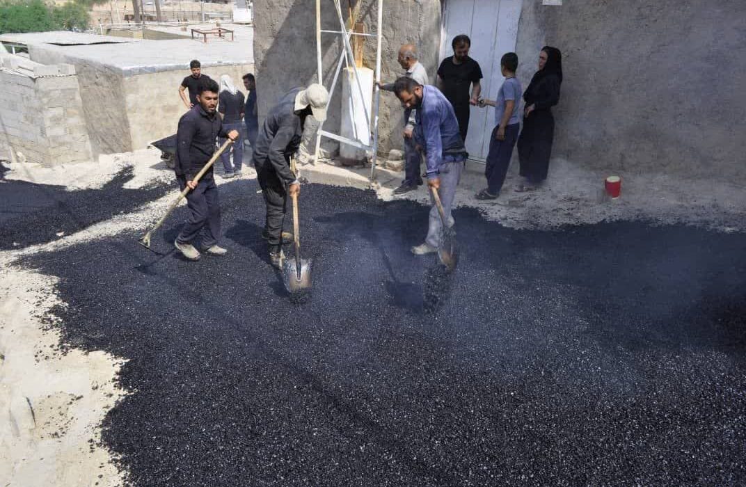 عملیات زیر سازی و روکش آسفالت گرم منطقه سبزآباد در مسجدسلیمان