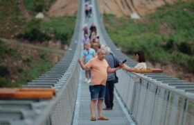 طولانی‌ترین پل معلق دو طرفه جهان بازگشایی شد