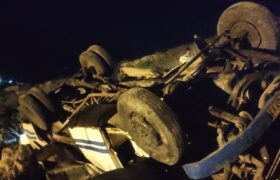 حادثه مرگبار درگردنه چری برای مسافرانی ازشهرستان لالی/ ۱۹ کشته و زخمی در سانحه سقوط مینی بوس به دره + عکس و فیلم