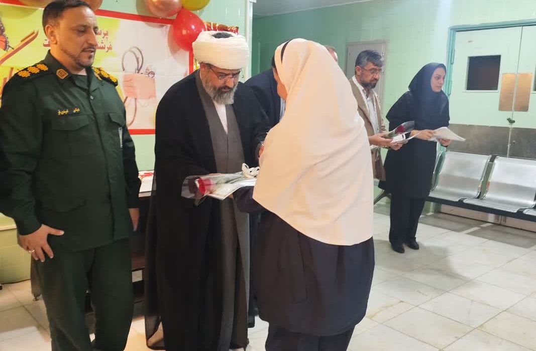 تجلیل از پرستاران بیمارستان امید شهرستان لالی همزمان با روز پرستار + تصاویر