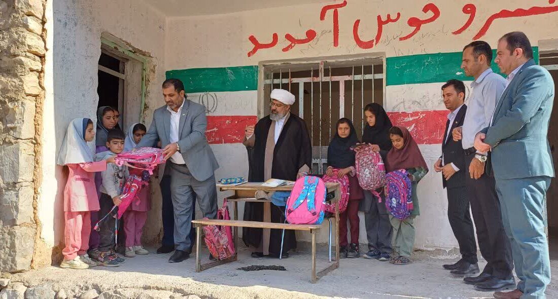 دیدار صمیمی مسئولان با دانش آموزان مناطق محروم عشایری در بخش حتی لالی