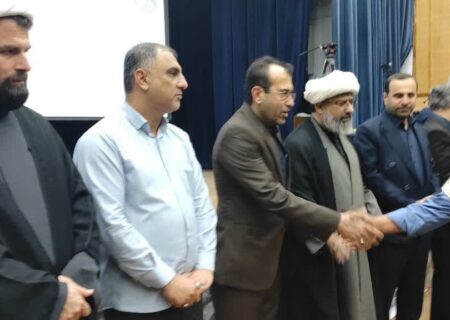 مراسم اهدای اسناد مالکیت منازل مسکونی شهروندان لالی برگزار شد